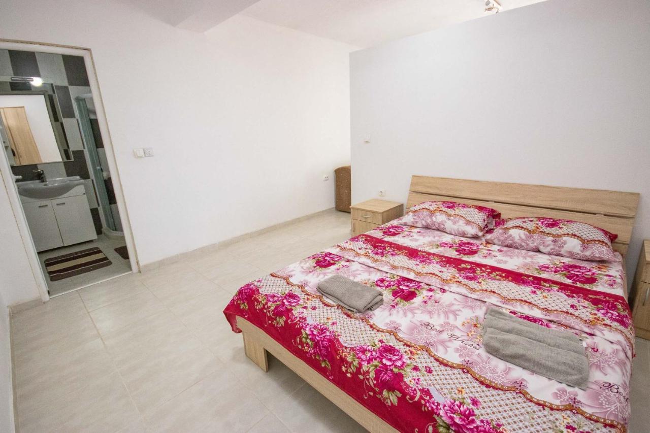 Apartments Sun With Sea View Добра-Вода Экстерьер фото